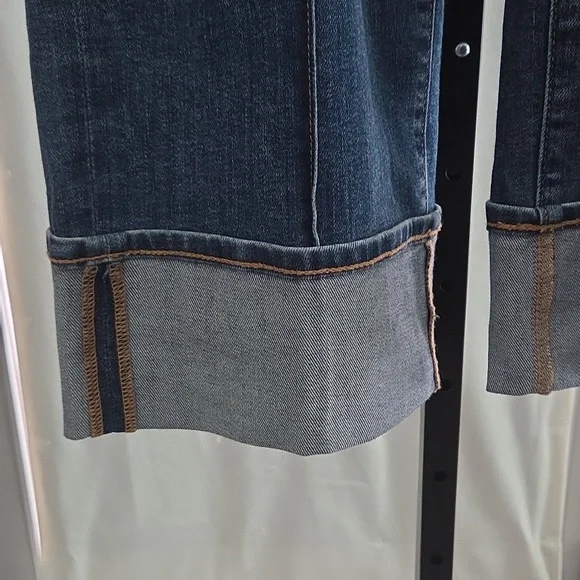 NWT Chico's Wide Leg Crop Jeans, Size 0.5 (US 6/8) - Picture 4 of 7